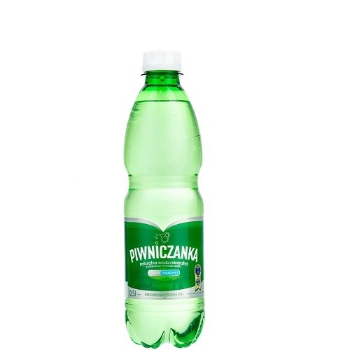 Piwniczanka średnionasycona CO2 0,5l (zgrzewka - 12 butelek).jpg